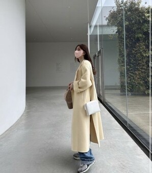 指原莉乃、静謐感漂う美術館を訪問！ファンから「冬の美術館は沁みるー！！」などの声続々！(現代ビジネス)