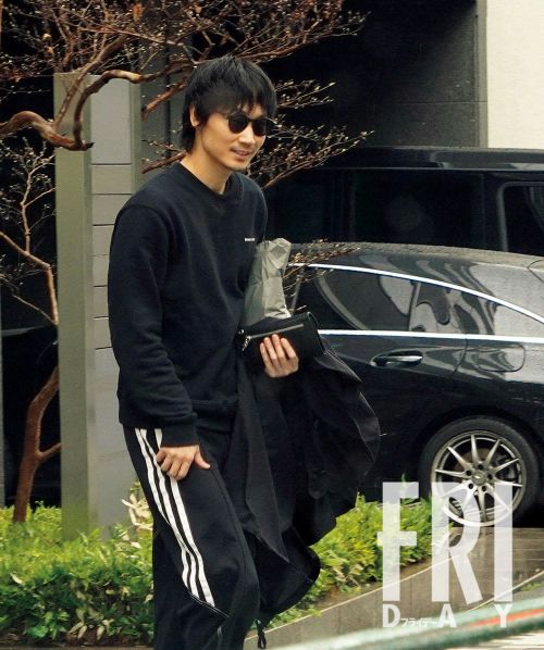 綾野剛＆佐久間由衣がついに結婚「ガーシー議員」からの暴露も証拠なしで結局”無風状態”に(FRIDAY)