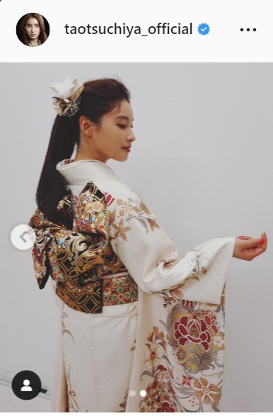 土屋太鳳、白の振袖姿で新成人にエール「たくさんの笑顔と出会いに恵まれますように」(日刊スポーツ)