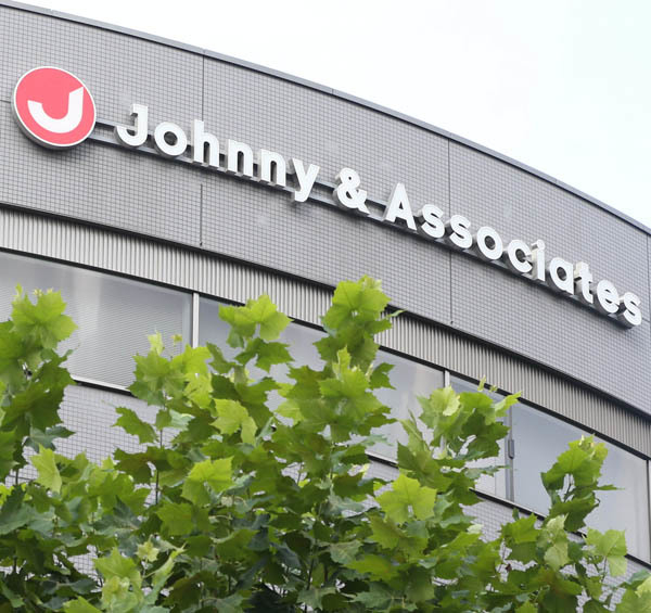 井ノ原快彦の独占インタビューに“ティアラ”のモヤモヤ…カレンダー利権巡るスキャンダル潰しの思惑(日刊ゲンダイDIGITAL)