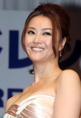 3年目でもラブラブ 車窓から透けた観月ありさの結婚生活（日刊ゲンダイDIGITAL）