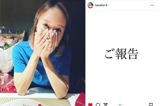 〈投資家セレブ夫が出資法違反で逮捕〉　元AKB48・小林香菜（31）が離婚発表 「夫には別の妻子がいた」「貯金は全て溶かされ、指輪も残ってない」本人は直撃に…(集英社オンライン)