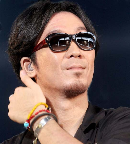 コブクロ黒田にドロ沼不倫発覚 出版差し止め請求で“火遊び”のツケ払えず恥の上塗り(日刊ゲンダイDIGITAL)