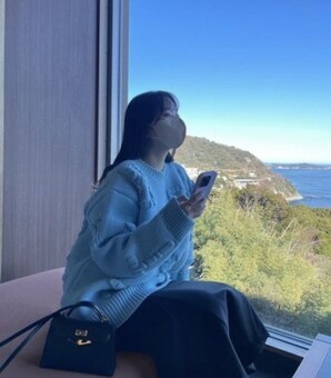 指原莉乃、お気に入りニットコーデを披露…ファンから「可愛さ偏差値高すぎない？？」の声続々！(現代ビジネス)