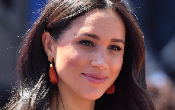 衝撃インタビュー後初の公の場。メーガン夫人の考え抜かれたスタイルとは？(フィガロジャポン)