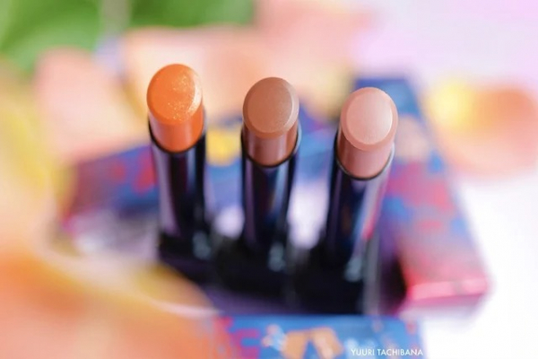 【大バズり】「KATE」リップモンスター2023年春限定新作を全色レビュー！(MORE)