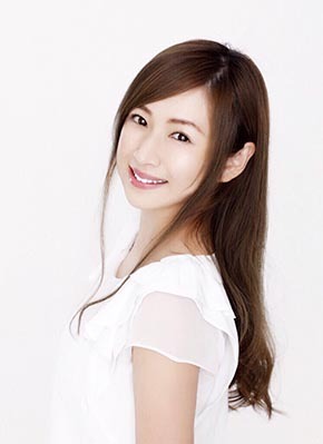 愛川ゆず季、第一子妊娠を発表　「今のところ男の子っぽいね～といわれました」（ねとらぼ）