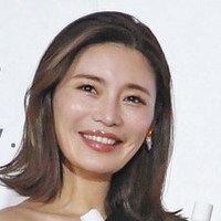 『テラハ』島袋聖南が夫の肩に頭乗せ”ラブラブ”韓国旅行ショット『そういう時間も大事ですよね』(中日スポーツ)