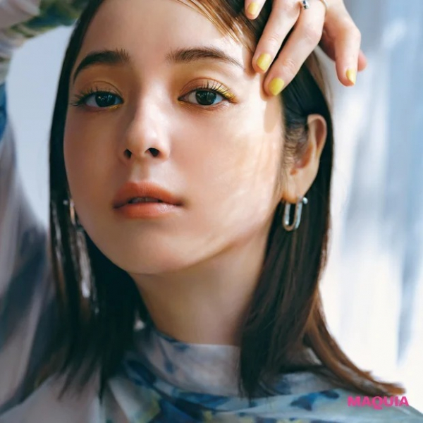 【佐々木 希さん】旬の“ミモザイエロー”で作る、大人の春メイクを披露(MAQUIA　ONLINE)