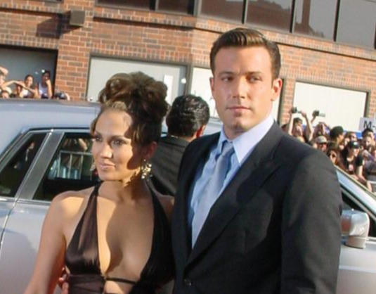 ベン・アフレックとジェニファー・ロペス夫妻、スーパーボウル中継のテレビCMにそろって出演(日刊スポーツ)