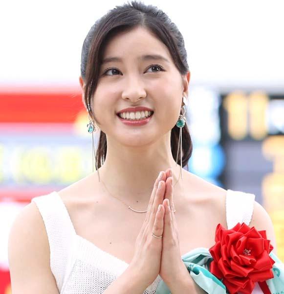 妊娠中の土屋太鳳が“元カレ”山﨑賢人との2ショット投稿「純粋ないい子」か、鈍感なのか？(日刊ゲンダイDIGITAL)