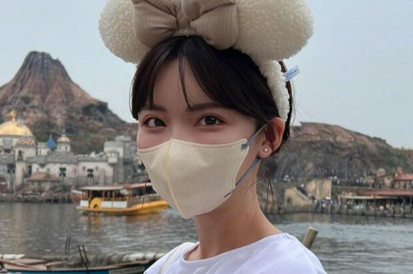 人気セクシー女優「男が奢るべき」騒動で謝罪動画も「胸に聴診器を当てて…」火に油、過去にもあった“台本疑惑”(週刊女性PRIME)