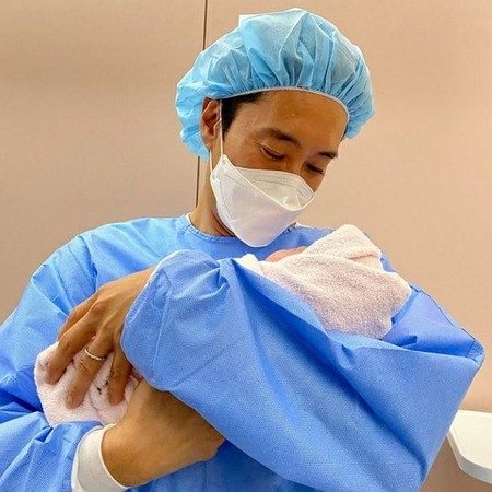 【全文】“52歳”シン・ヒョンジュン、第3子女児が誕生「良い父親になれるよう努力する」(WoW!Korea)