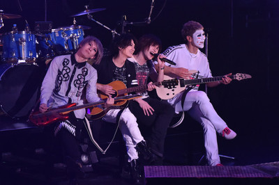 最初は困惑、最後は感動!?キリショー以外初聴き金爆アルバム先行披露ライブ（音楽ナタリー）
