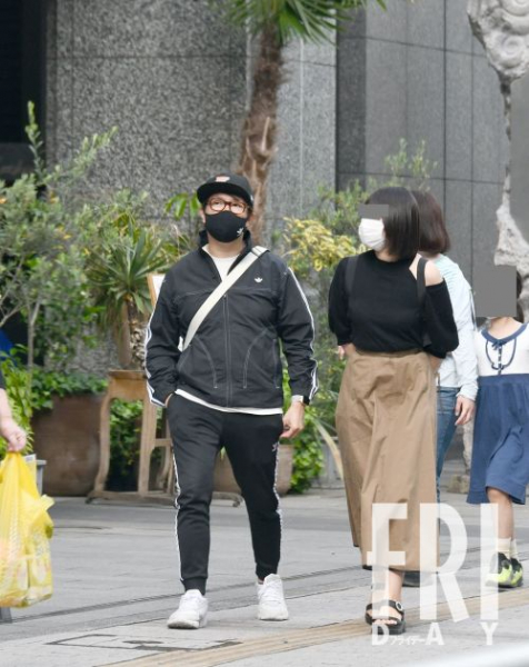 「キミの彼氏になりたい」有村昆とセクシー美女がラブホテルでの夜(FRIDAY)