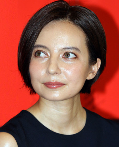 ベッキー苦戦いつまで？「大病院占拠」で脱優等生キャラ挑戦も気になる視聴者のネガ反応(日刊ゲンダイDIGITAL)