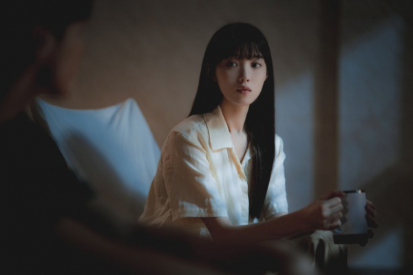 “1400万フォロワー”カリスマモデルで女優のイ・ソンギョン“笑顔封印”し新たな魅力＜愛だと言って＞(WEBザテレビジョン)