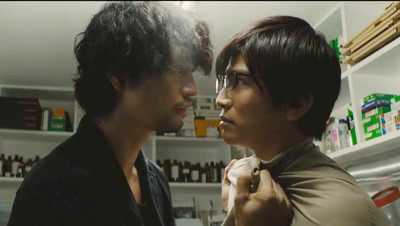 岩田剛典と斎藤工が激しく対峙！　『去年の冬、きみと別れ』場面写真一挙公開（ぴあ映画生活）