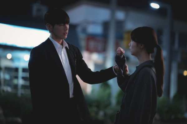 ＜愛だと言って＞“元カノ”の残酷な仕打ちに「死んでしまおう」衝撃の過去に胸が締め付けられる(WEBザテレビジョン)