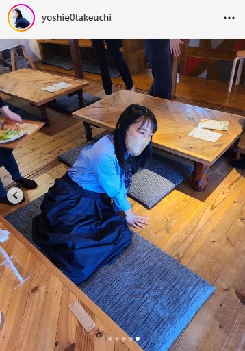 竹内由恵アナ「座敷で足が痺れ、立てなくなっている情けない瞬間です」　浅尾美和とのロケ報告(日刊スポーツ)