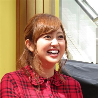 菊地亜美、一般男性と遠距離結婚！直筆コメントでのろけ「生き方と人柄が大好き」（サンケイスポーツ）