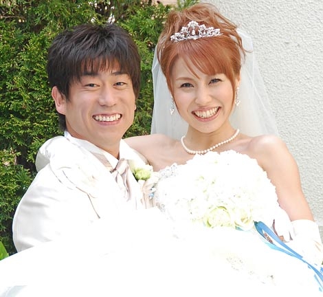 原口あきまさ、妻・福下恵美との結婚記念日を報告「13年目もヨロ歯クお願いします」(オリコン)