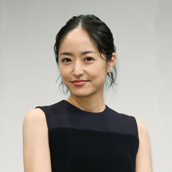 井上真央“プライベートの恋”の行方は「100万回言えば」賛否両論の最終回以上にミステリー？(日刊ゲンダイDIGITAL)