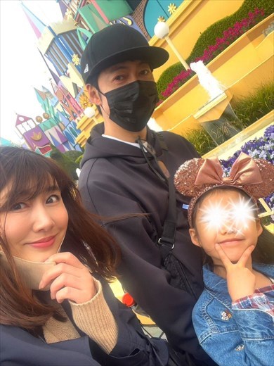 安めぐみ＆東貴博、成長した娘と3ショット　ディズニーランドでのおそろい親子コーデがかわいい！(ねとらぼ)