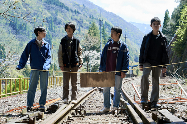 【「雑魚どもよ、大志を抱け！」評論】足立紳監督×フレッシュな才能で描く少年時代　心に刻まれた“逃走”のリフレイン(映画.com)