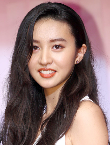 Kōki,と工藤静香の“セレブ母娘”はどうする? 小松菜奈が「シャネルの顔」大抜擢の快挙(日刊ゲンダイDIGITAL)