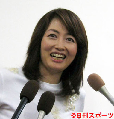 有賀さつきさん死去、元フジアナウンサー52歳（日刊スポーツ）