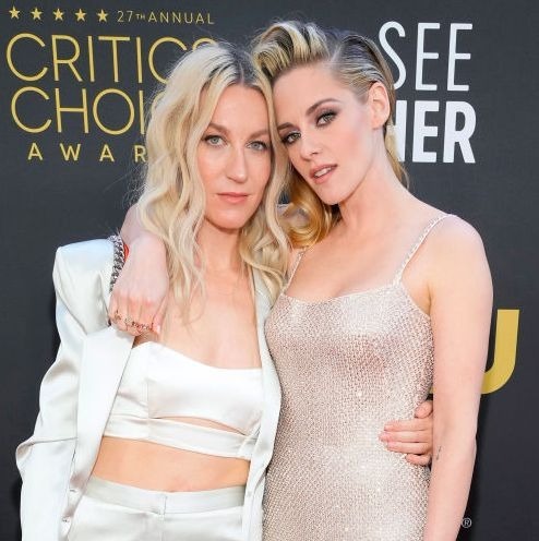 クリステン・スチュワートの誕生日を婚約者のディラン・マイヤーが祝福(ELLEgirl)