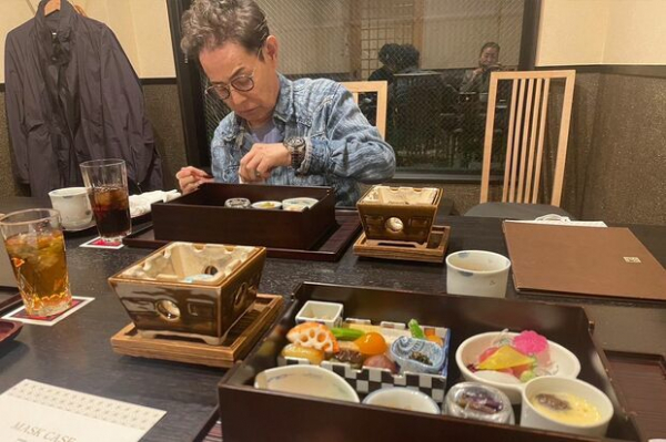 加藤茶、自宅テラスからお花見を満喫！妻よりも年が近い妻の祖母と健康トークで盛り上がる(週刊女性PRIME)