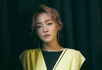 歌手ユンナ、結婚観を語る 「アラサーになり幻想が消えた…人生ずっと恋愛だけでも良い」（WoW!Korea）