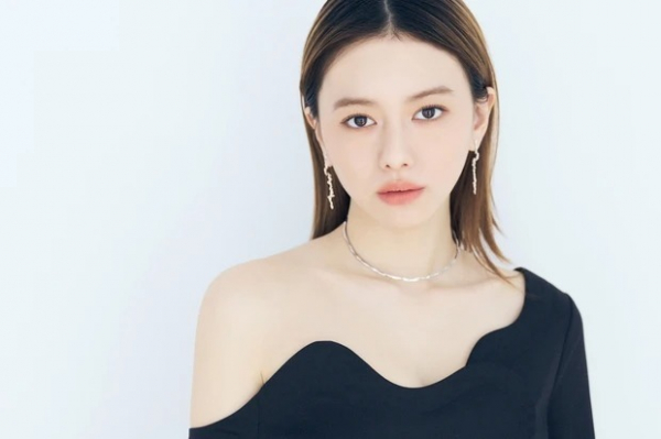 【山本舞香さん】アイラインを効かせた大人の「甜妹メイク」で小悪魔系美女に変身(MAQUIA ONLINE)