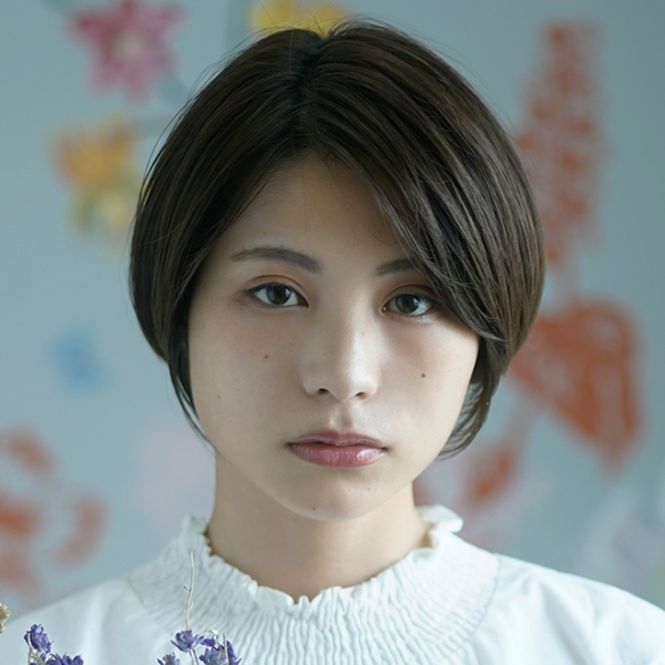 竹内心、自身の“推し”と結婚「これからも限界オタクであり続けるために…」　無名時代から友人関係(オリコン)