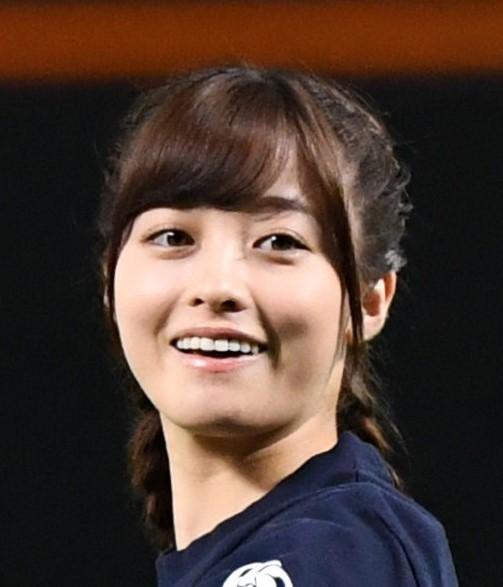 橋本環奈がウエディングドレス姿を披露「まじ結婚して」「バリ可愛い」と〝求婚〟コメント続々(西スポWEB OTTO！)