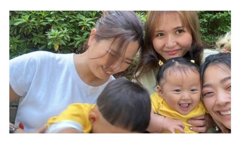 ヤマンバギャルが激変! あぢゃ、20年来の親友たちが大集合し現在の姿を披露「10代の時オールしまくってクラブ行ったり」(ねとらぼ)