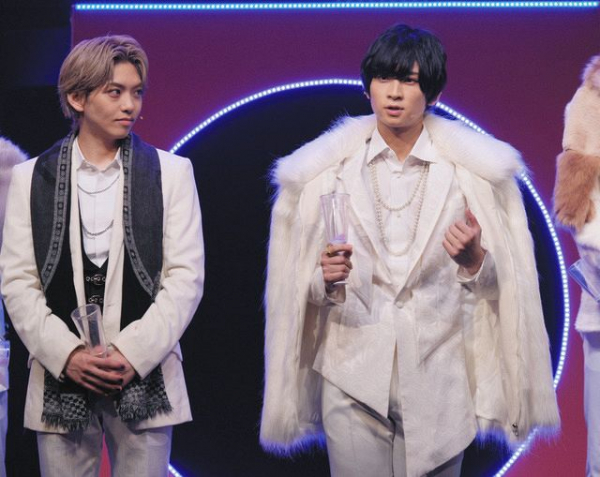 舞台「Club キャッテリア」初日 主演の石川凌雅「バカ正直ですてきなキャラ。2度3度楽しんで」(中日スポーツ)