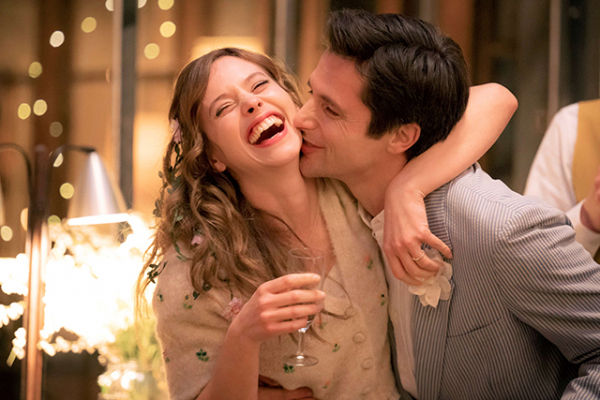 【「ジュリア(s)」評論】4つの人生を演じ分け、異なる人生に移り変わる映画的表現が秀逸な人生賛歌(映画.com)