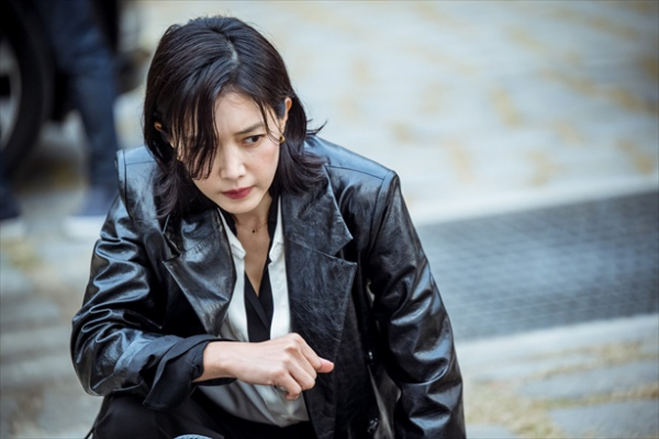 “国民の元カノ”チェ・ジョンアン、「シークレット・ファミリー」最強の女上司役がハマる(WEBザテレビジョン)