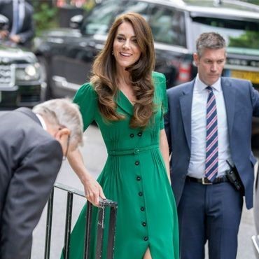 キャサリン妃、初夏を思わせるビタミンカラーファッション(25ans（ヴァンサンカン）)