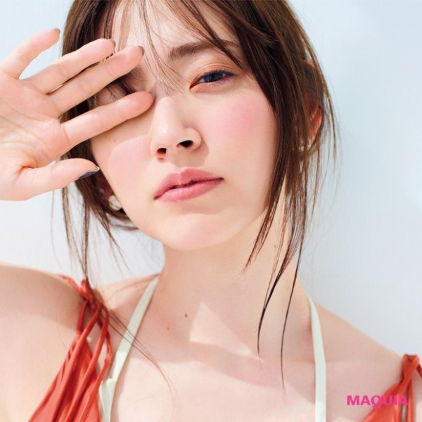 【鈴木愛理さん】夏新色でトレンドメイク。RMKのローズチークでじんわり可愛く(MAQUIA　ONLINE)