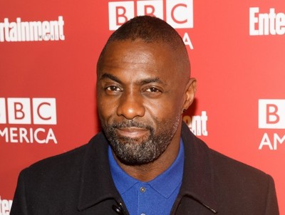 『ダークタワー』イドリス・エルバ、バレンタインデー前に恋人にプロポーズ（クランクイン！）