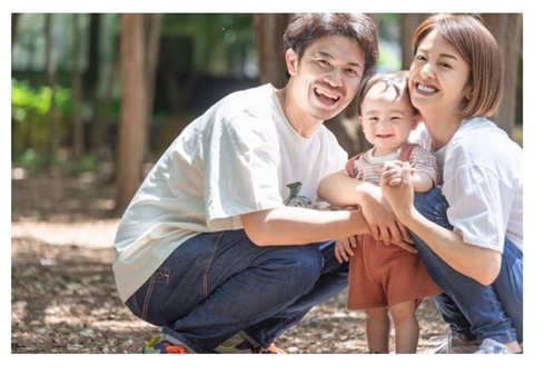 12年ぶり出産の河辺千恵子、娘の1歳バースデーに幸せ家族写真　“和室フリースタイル分娩”の様子も公開(ねとらぼ)