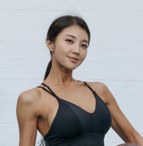 体重100kg→56kg! 小麦肌美女の正体は、なんと女医…(GOETHE)