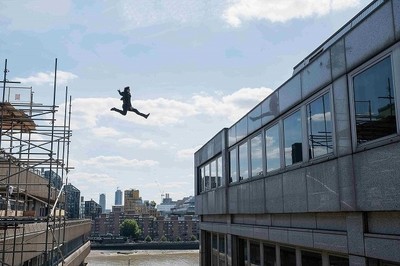 トム・クルーズが骨折したあのシーンだ！「ミッション：インポッシブル」第6弾予告披露（映画.com）