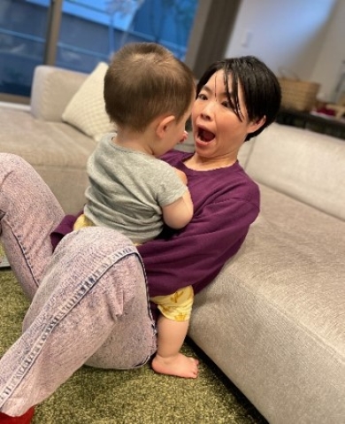 イモトアヤコ、雑誌『CREA』で「母」として1歳息子と表紙飾る 2021年に出産し仕事と両立(ねとらぼ)