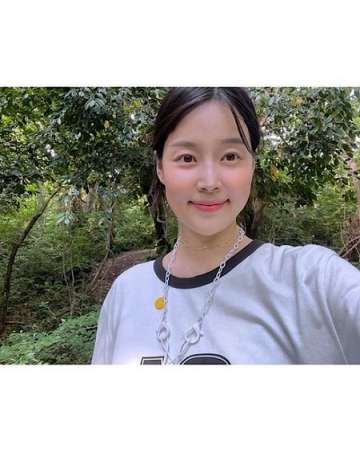 女優ハン・ジヘ、夫と週末デート...チラリと見えるDライン(WoW!Korea)