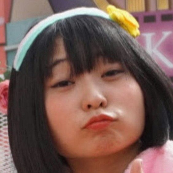 『かっこよアンゴラ爆誕』アンゴラ村長、レンタル衣装のモデル風ポージングを自画自賛 「かっこよすぎて自分でビビりました」(中日スポーツ)